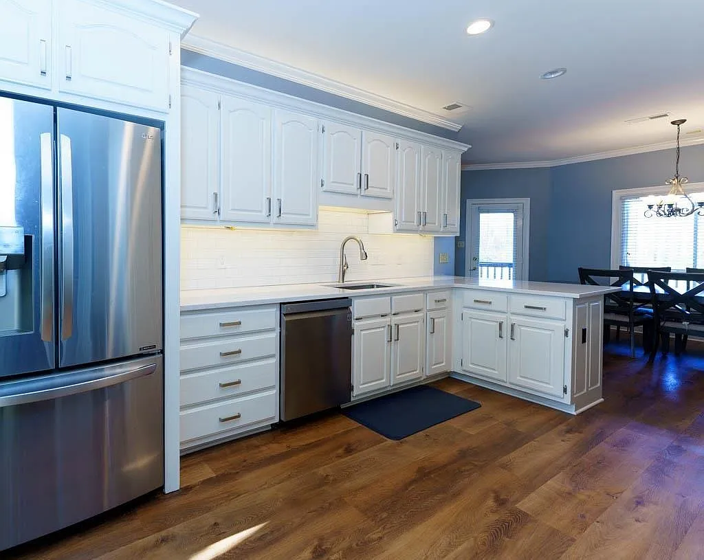 4 bed, 3.0 bath, 2497 sqft, $2,650 — Photo 4