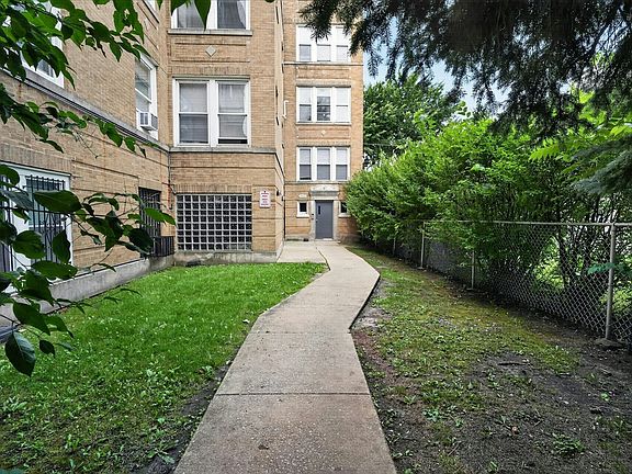 5th image of 1854 S Central Park Ave #1852-3E