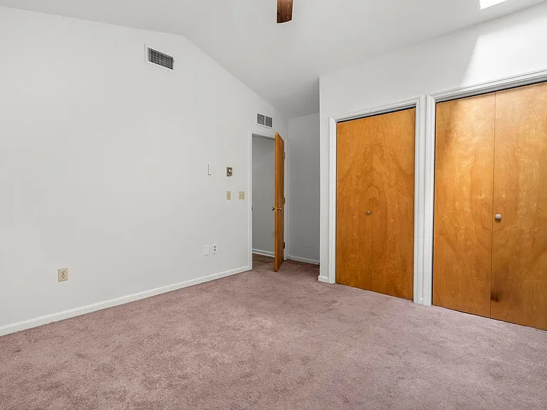 31 Railroad St #5 — Photo 13