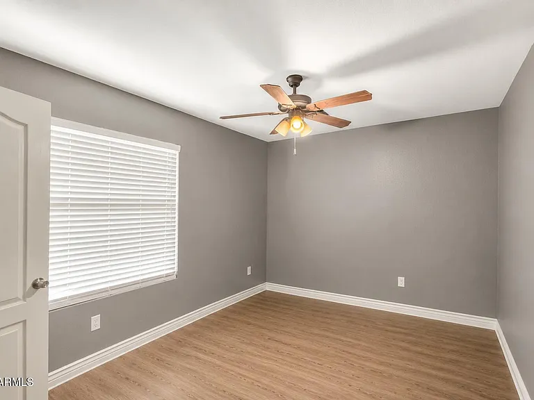 9124 W Elm St — Photo 10
