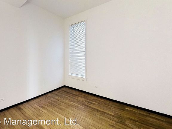 4th image of 831 W Wrightwood Ave
