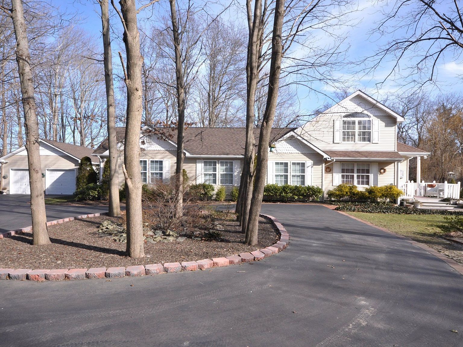 9 Hewlett Ave, East Patchogue, NY 11772 Zillow