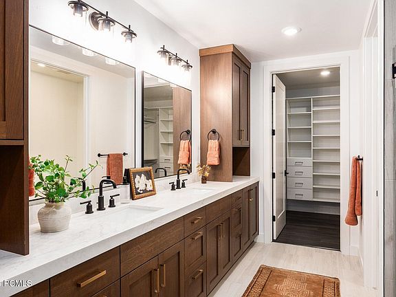 5th image of 2250 E Murray Holladay Rd #306