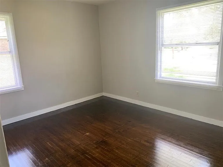 3173 Baronne St — Photo 10