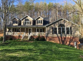110 Derby Hill Rd, Hurricane, WV 25526