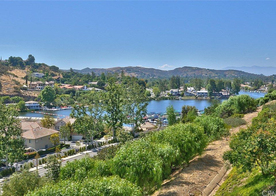 1st image of 3305 Lake Crest Ct