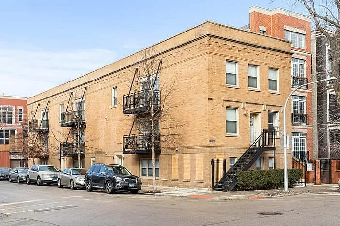 1100 N Paulina St #3W
