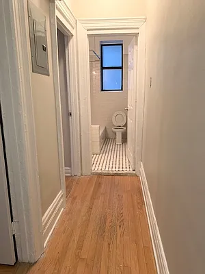 Rented by Isley Residential | media 8