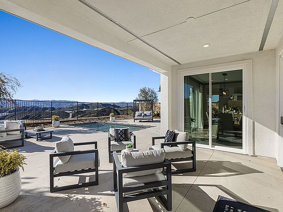 WR Meadow Plan 7 Model Home Outdoor Room