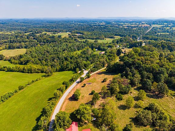 5th image of 412 Twin Oaks Rd