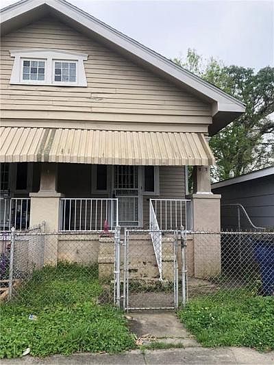 1st image of 817 De Armas St
