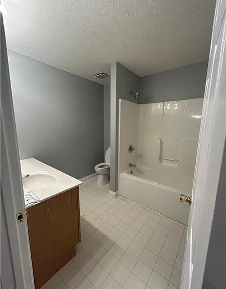 580 Rosebud Cir — Photo 16