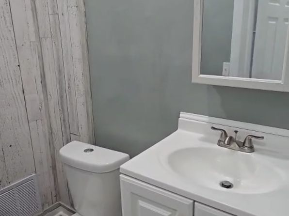 49 Burns Ave #51