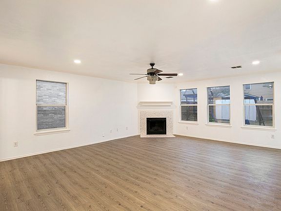 5th image of 4800 Sleepy Ridge Cir