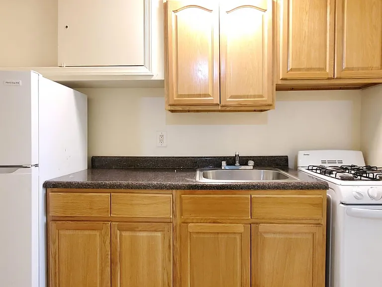 2106 Arthur Ave #LL — Photo 12