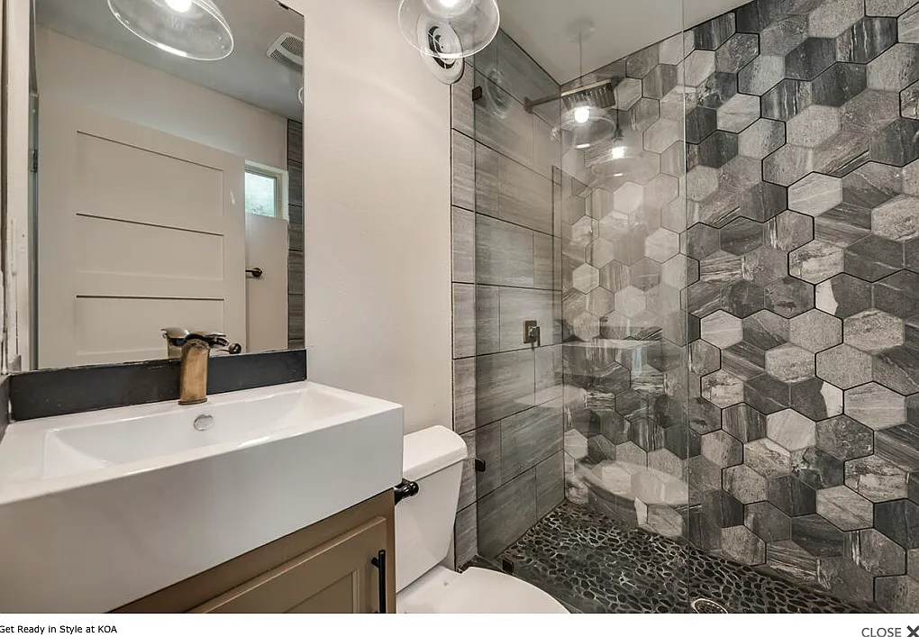 4115 San Jacinto St — Photo 3