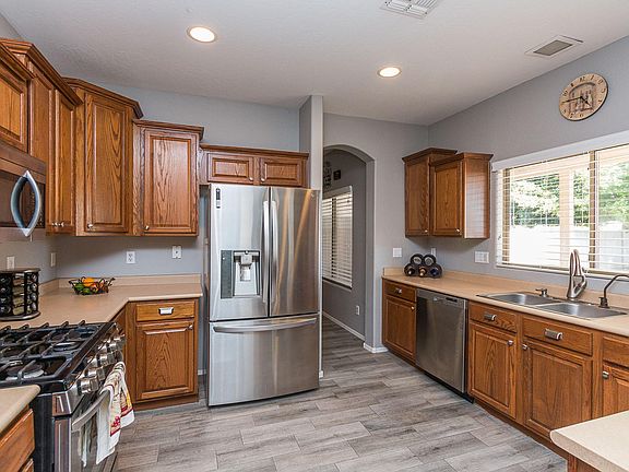 4th image of 12825 W Whitton Ave