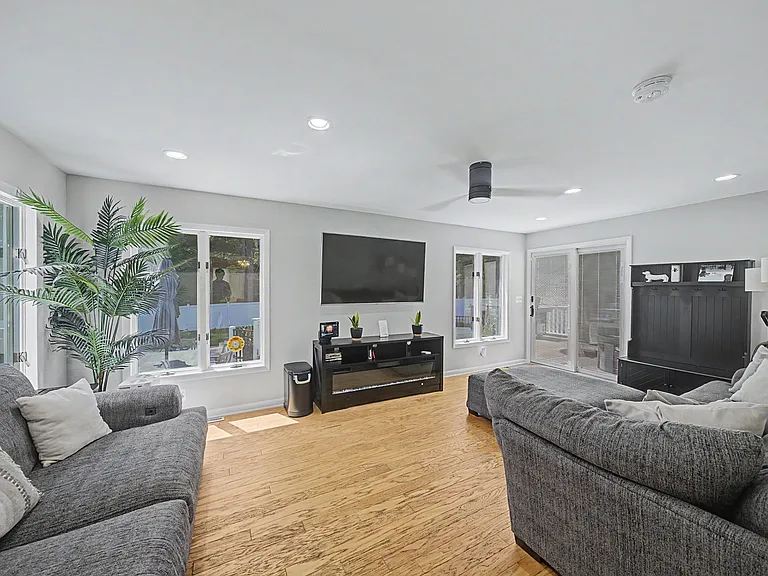 5 Forest Dr — Photo 4