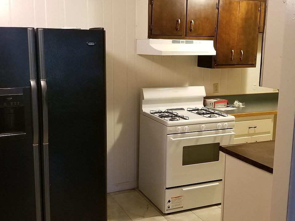 1st image of 410 S Maple St