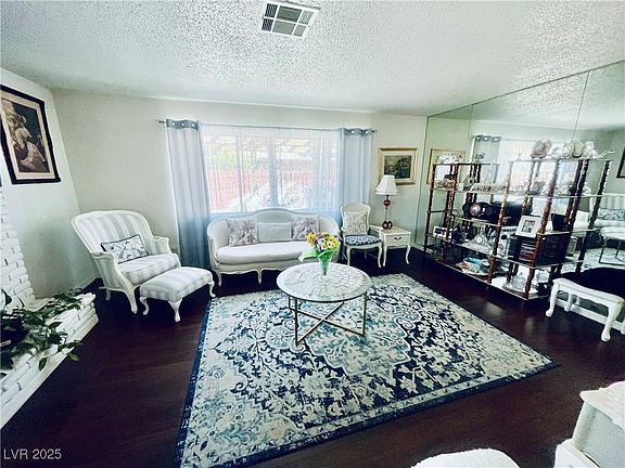 3rd image of 3856 Commanche Ave
