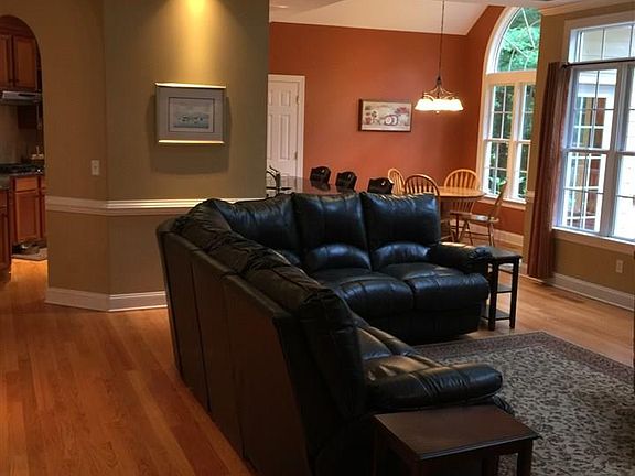 3rd image of 1706 McRae Pl