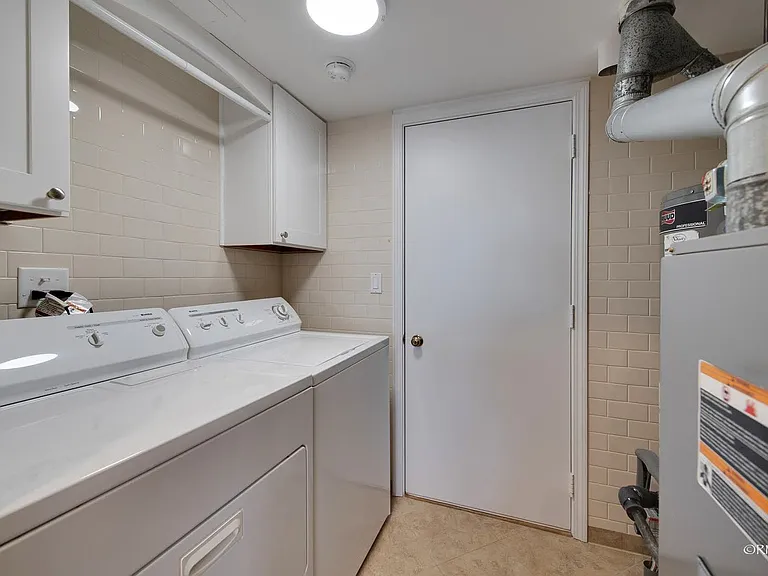 344 Kildare Ct — Photo 22