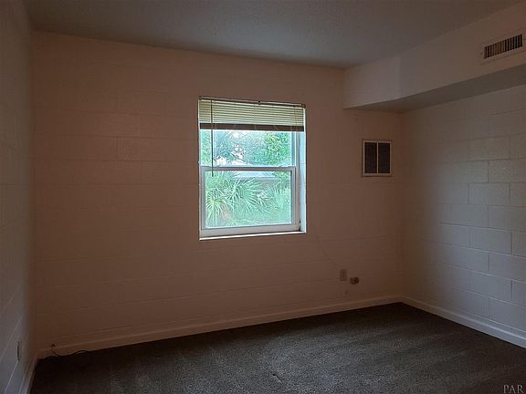 5th image of 1177 E Lloyd St APT 207
