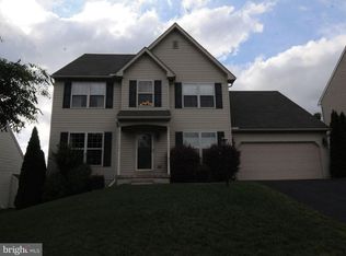 13 Eagleton Dr, York, PA 17407