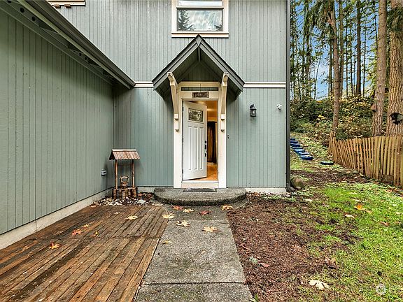 4th image of 22329 Glenview Court SE