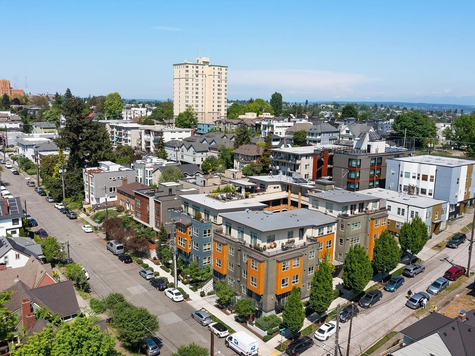 Holgate 12 Apartments — Photo 3