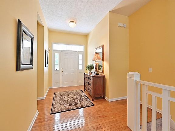 5th image of 634 Stockbridge Dr