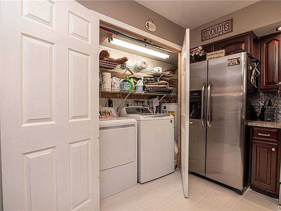 5th image of 230 Springmeadow Dr Unit H