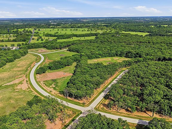 5th image of 444 Whitetail Way