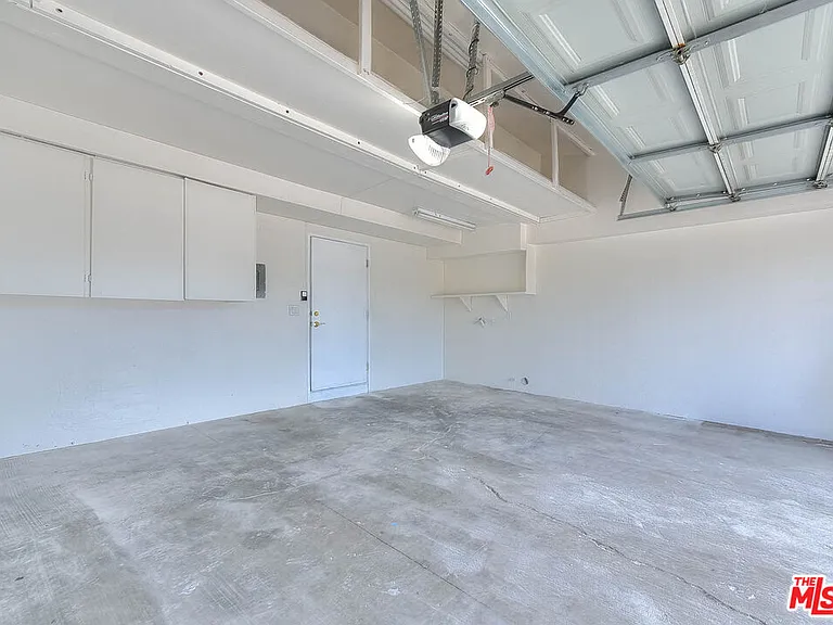 13810 Funston Ave — Photo 23