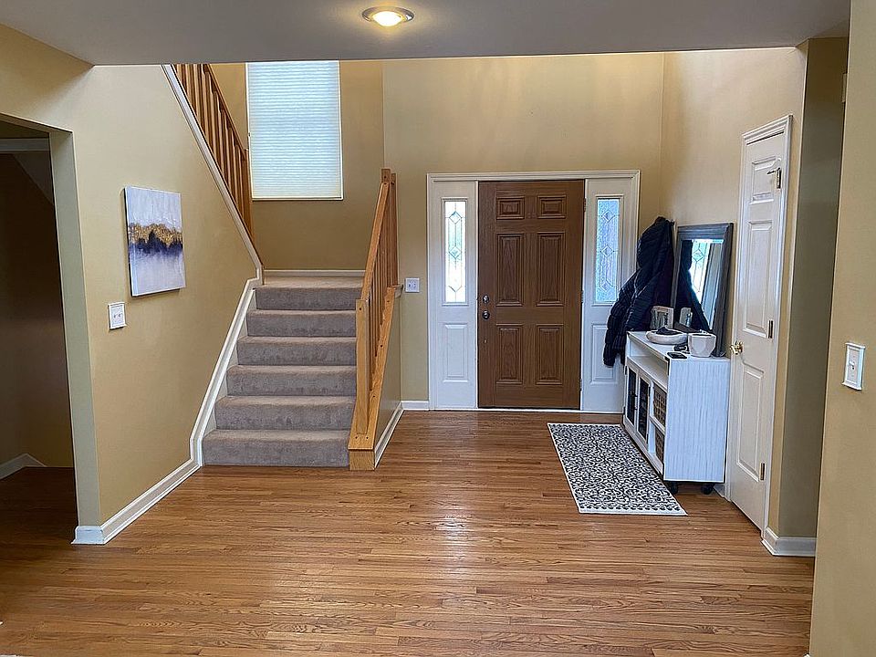 1st image of 422 Foxhunt Dr