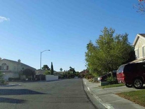 Exterior Neighborhood (street photo)