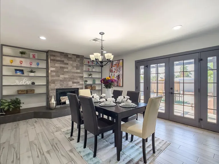 E Palm Ln — Photo 3