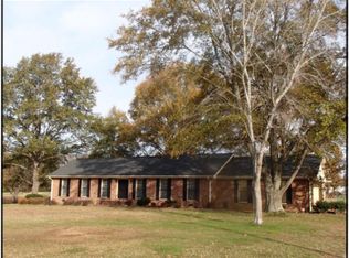 365 Buena Vista Rd, Huntingdon, TN 38344