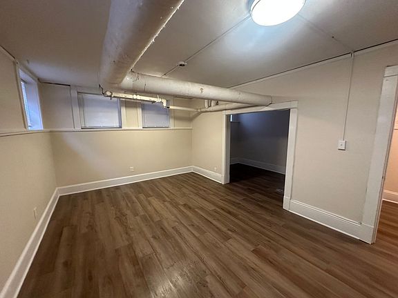 3rd image of 2549 N Lake Dr APT 9