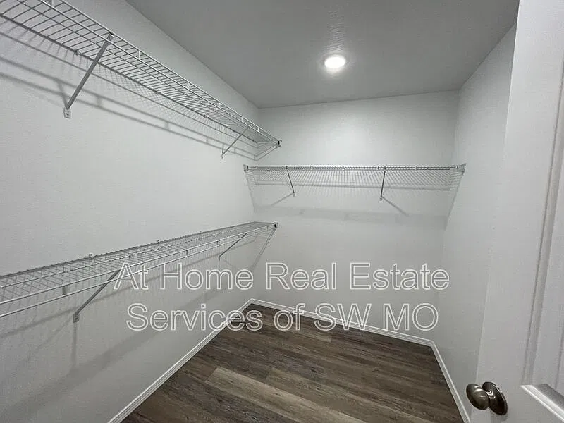 3 bed, 2.0 bath, 1440 sqft, $1,800 — Photo 4