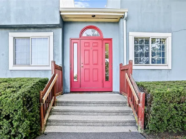 9 Maple Tree Avenue #E4, Stamford, CT 06906