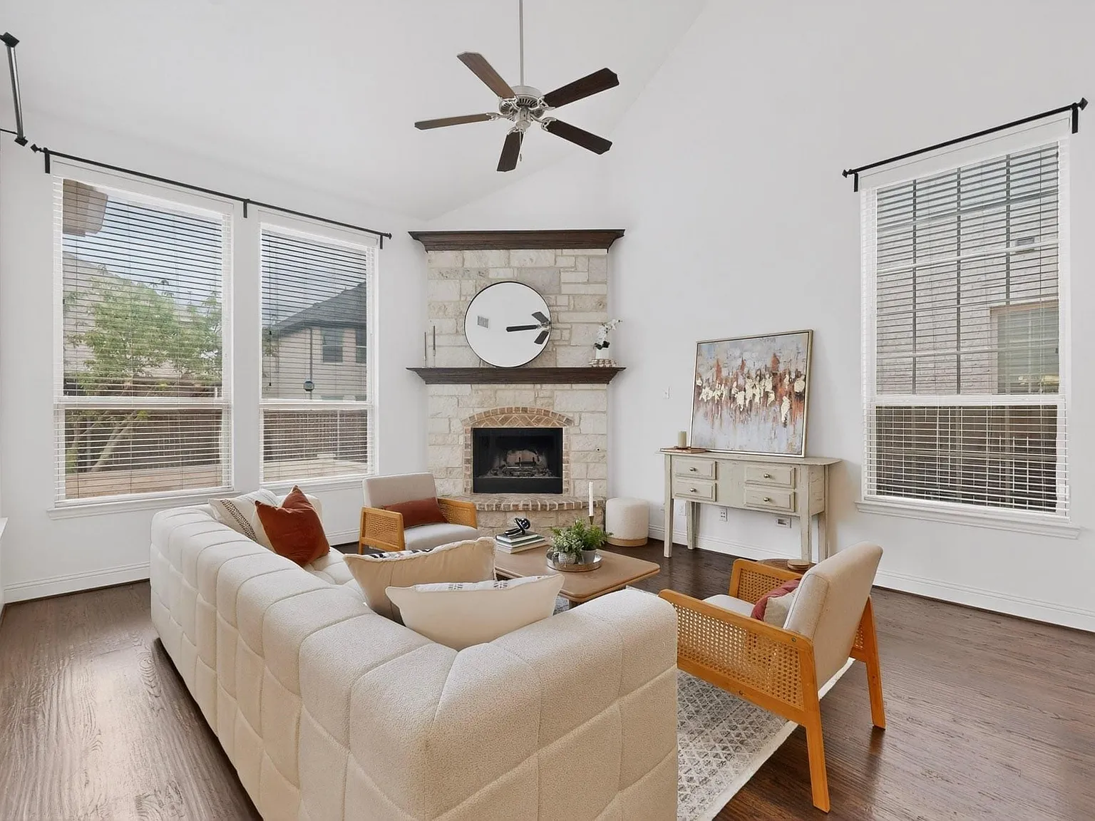 4 bed, 3.5 bath, 3204 sqft, $3,850 — Photo 2