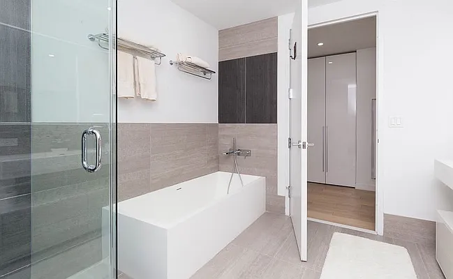 Rented by Luxhome LLC | media 11