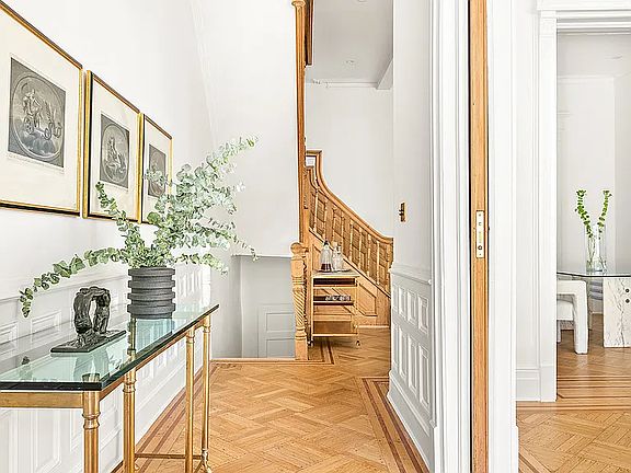 5th image of 283 Decatur St