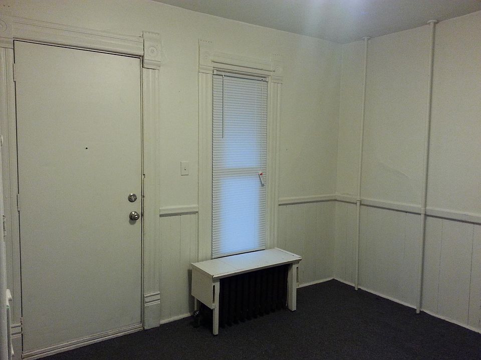 1st image of 1575 Coit Ave NE #4