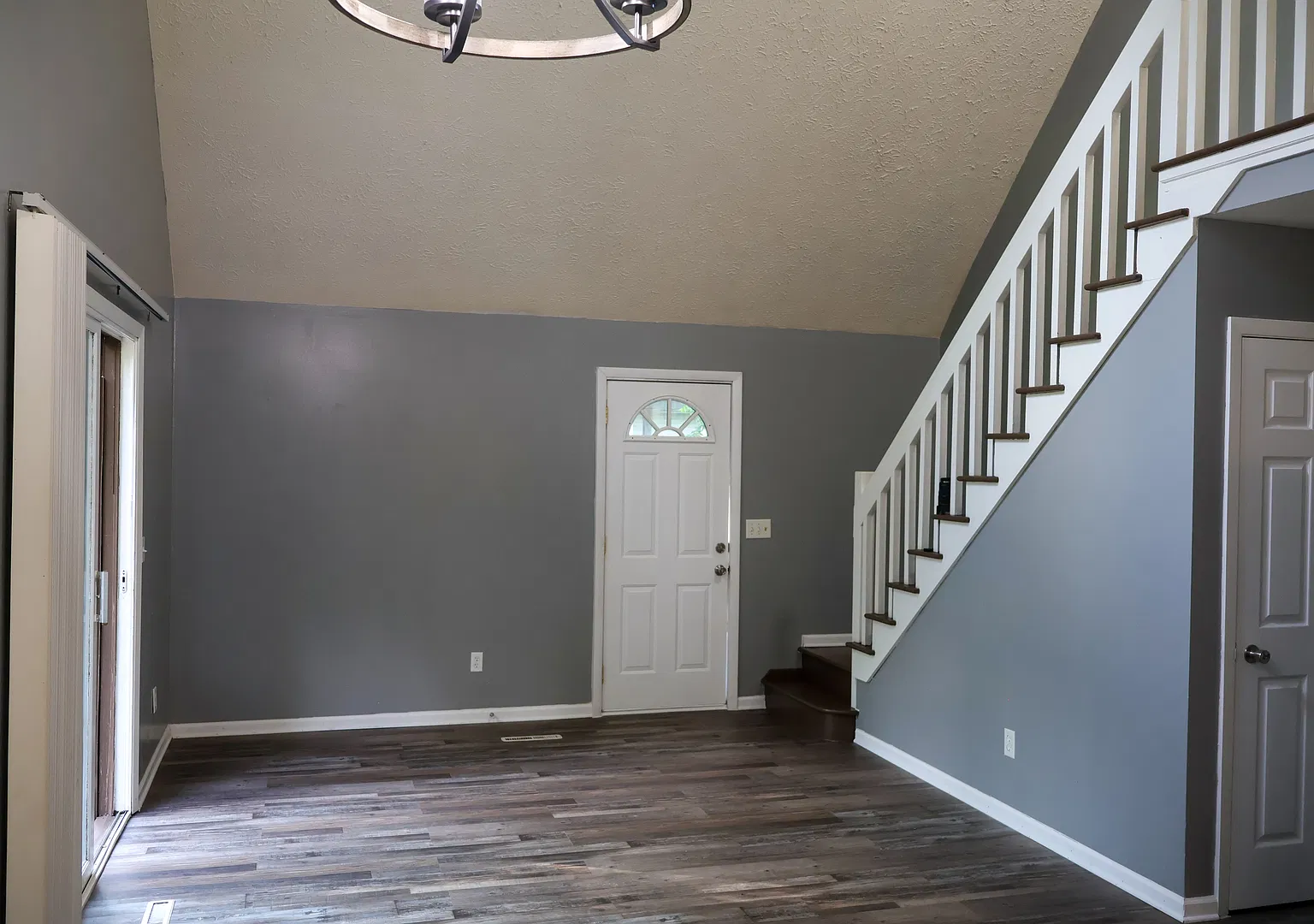 3 bed, 1152 sqft, $2,100 — Photo 4