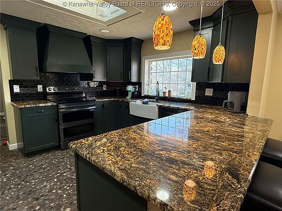4th image of 7904 Sissonville Dr