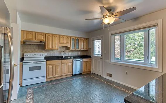 4th image of 6414 Old Chesterbrook Rd