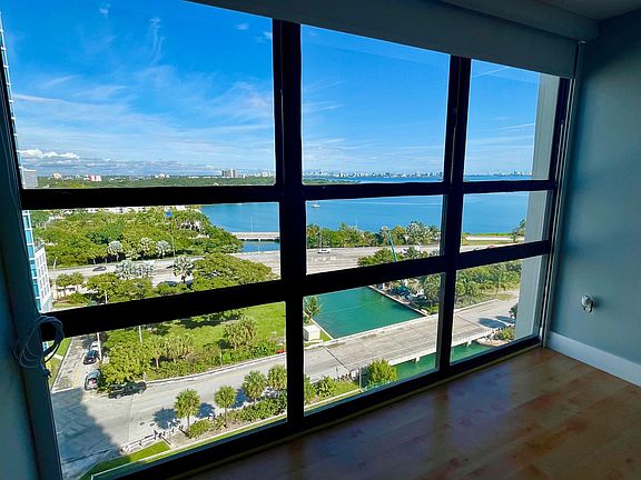 3rd image of 600 NE 36th St APT 1514