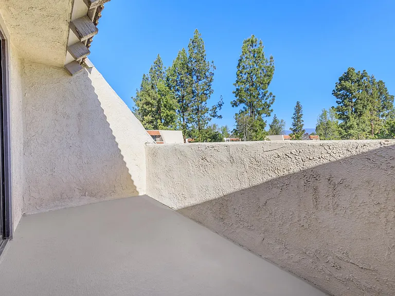 2 Bed 2 Bath Upstairs Master Balcony